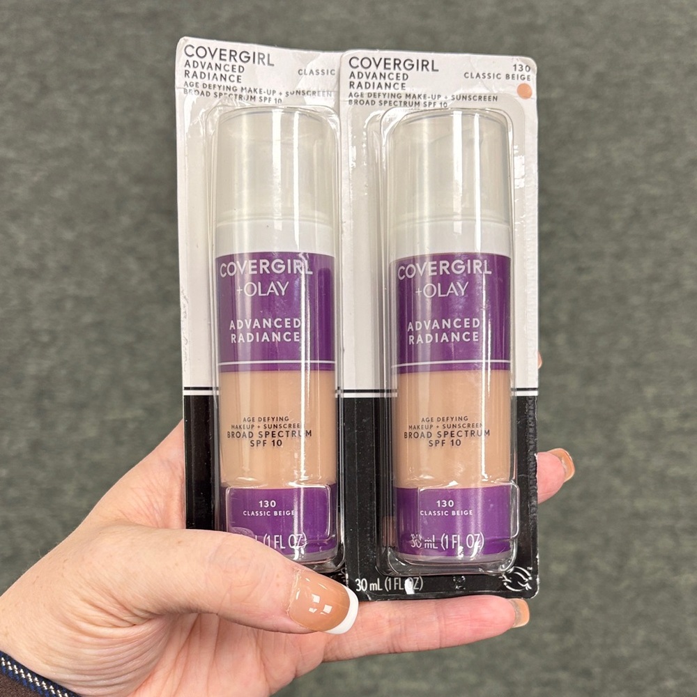 COVERGIRL Advanced Radiance Foundation - Classic Beige